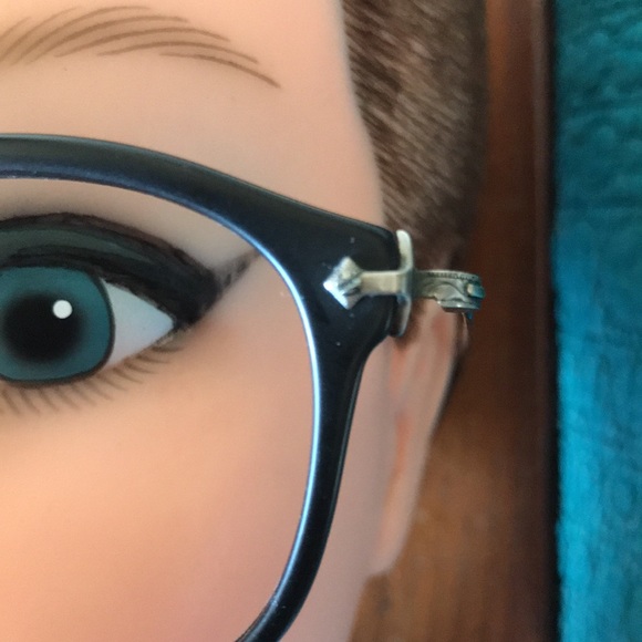 1980s Oliver Peoples frames and sunglass clip. Gunmetal and matte black. - Picture 4 of 11